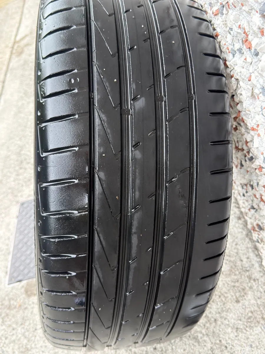 Runflat tyre 1 - Image 3