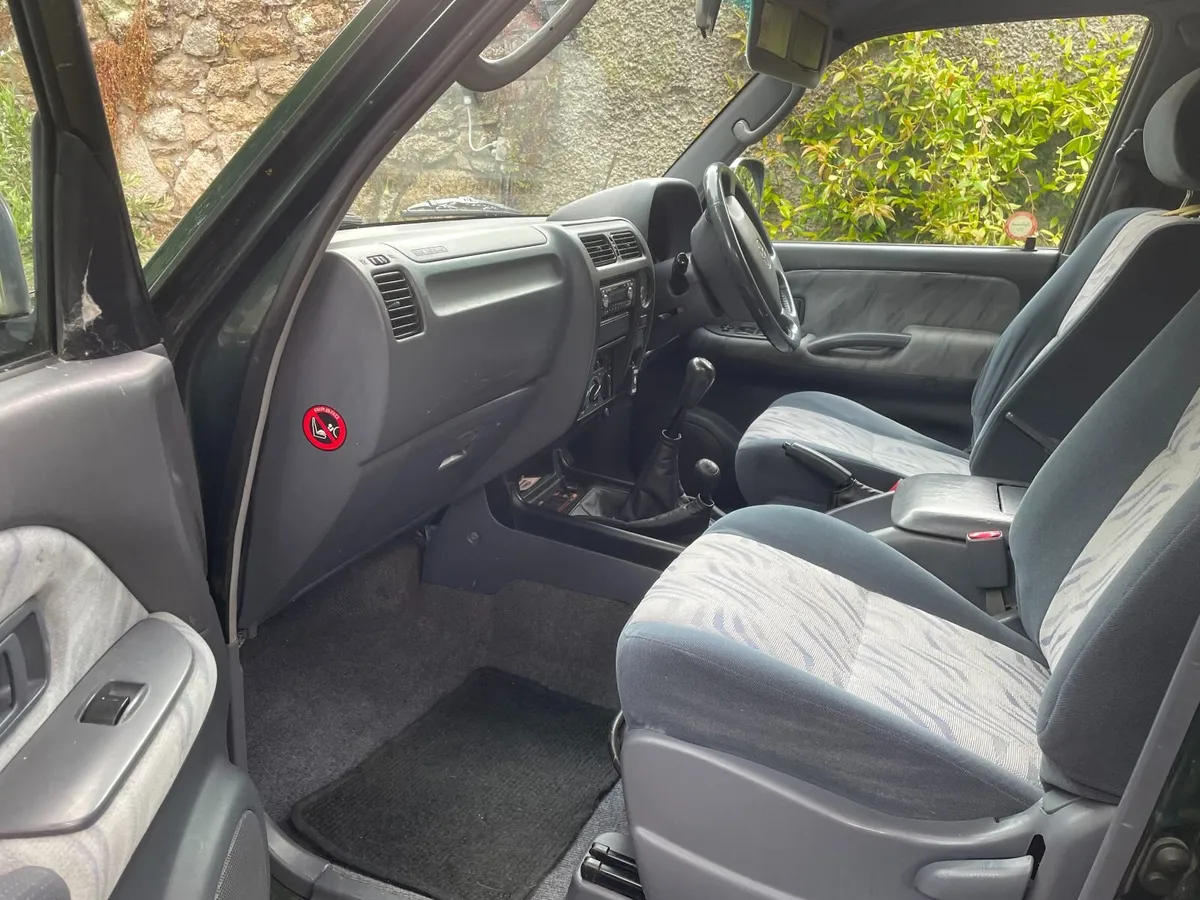 Toyota Land Cruiser 2000 - Image 2