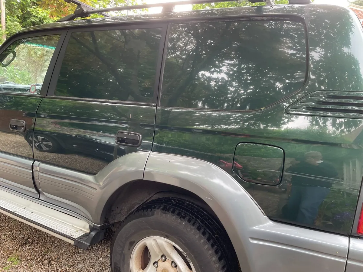 Toyota Land Cruiser 2000 - Image 3