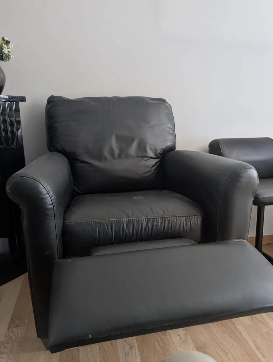 Reclining leather chair - Image 1