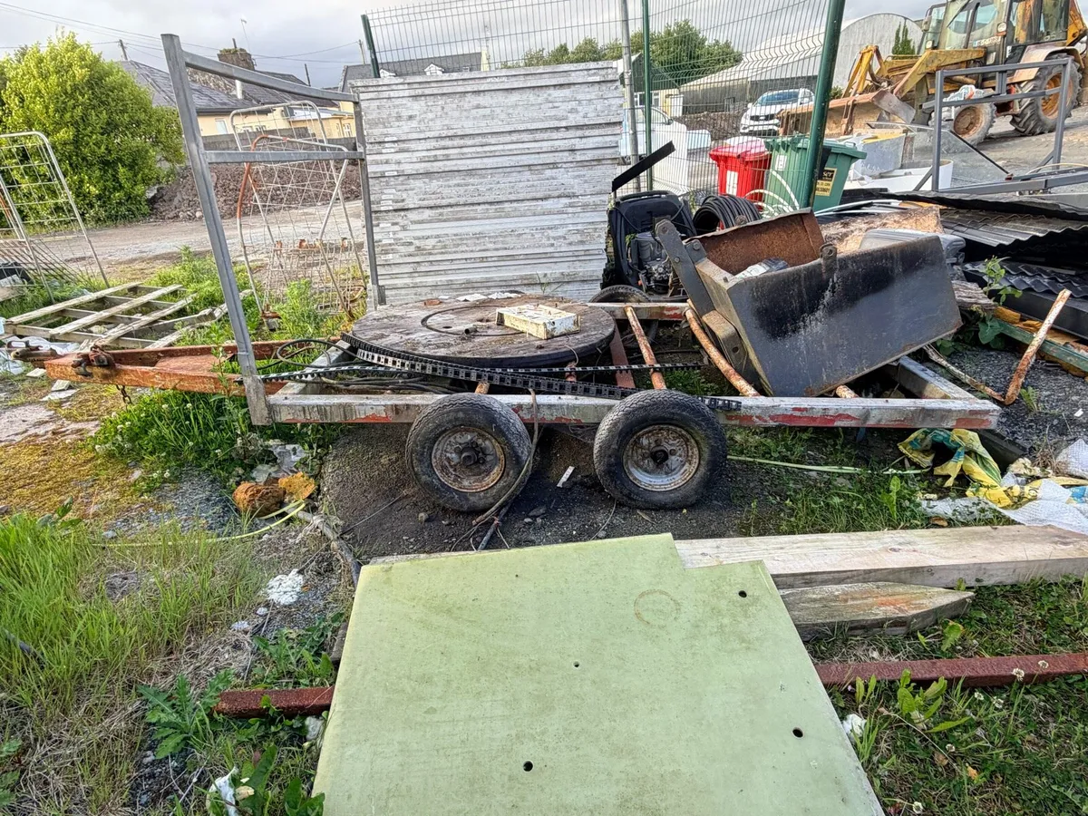 Trailer - Image 1