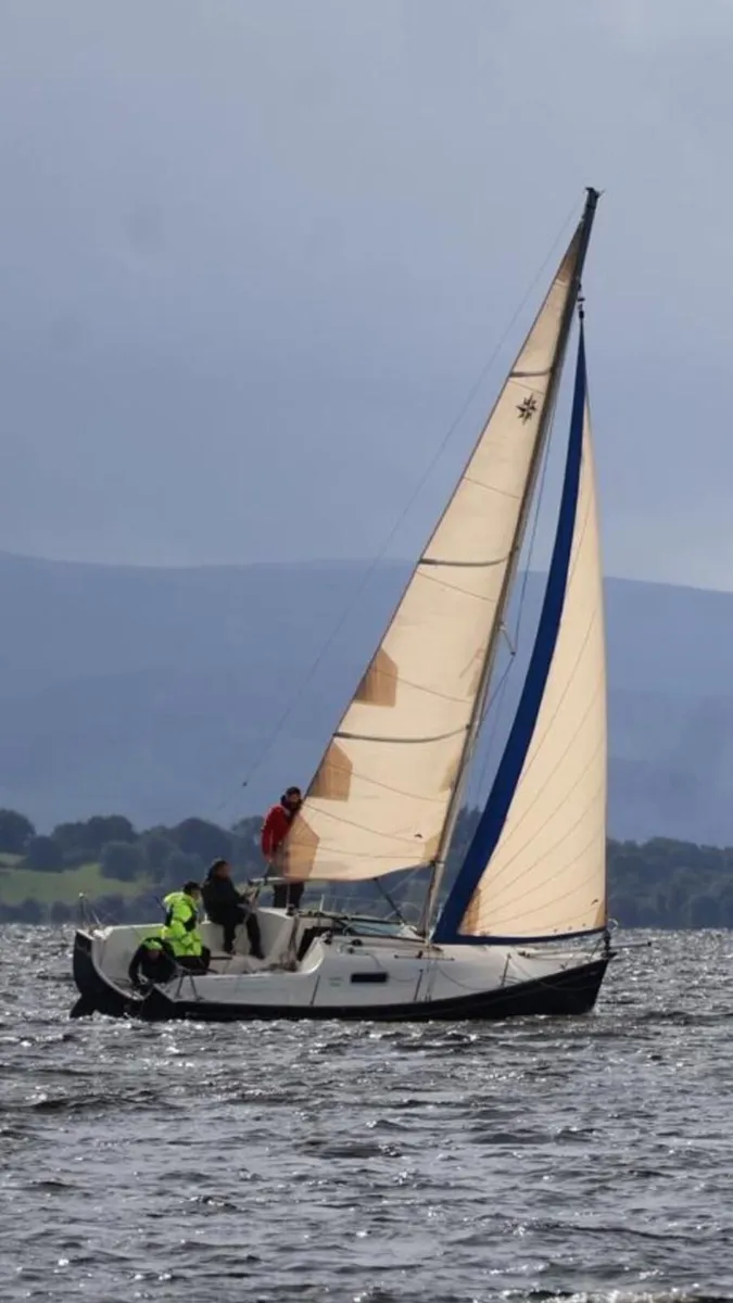 2007 Jeanneau sun 2500 - Image 3