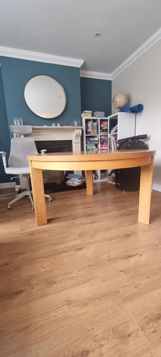 Round table 1.5 metres - Image 2
