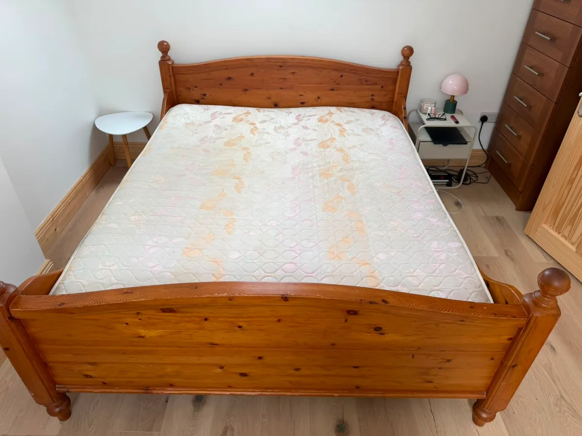 king size bed - Image 1