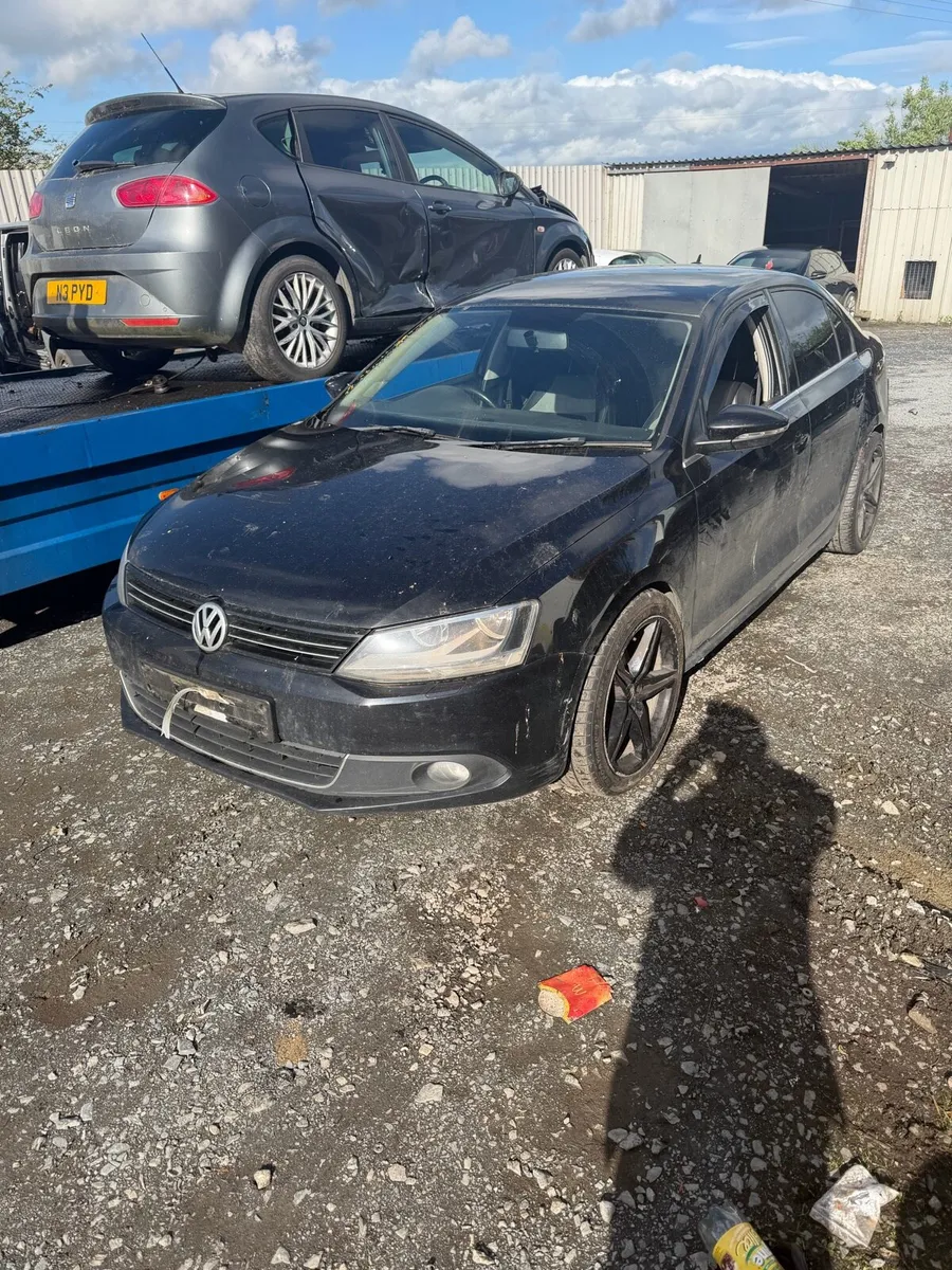 2013 Volkswagen Jetta for breaking 2.0 tdi - Image 2