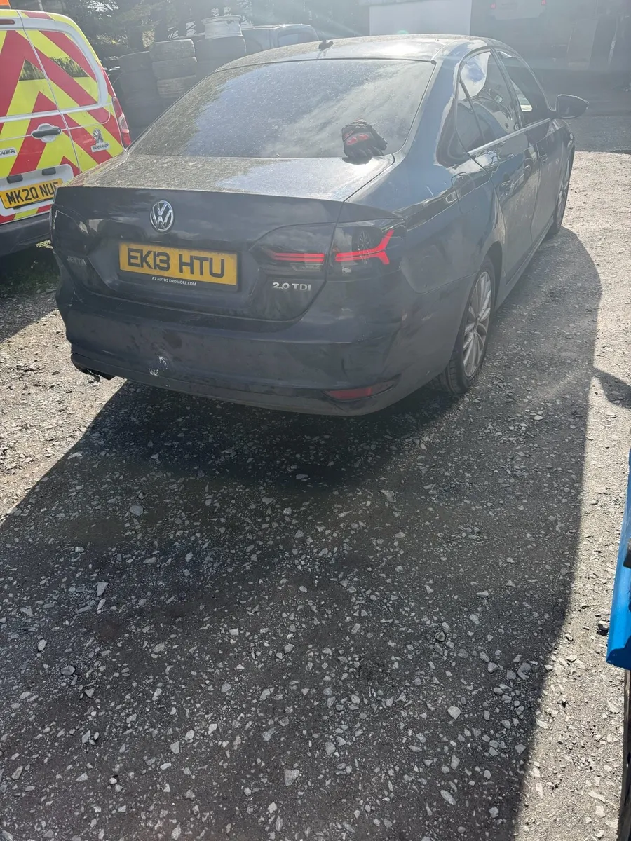 2013 Volkswagen Jetta for breaking 2.0 tdi - Image 3