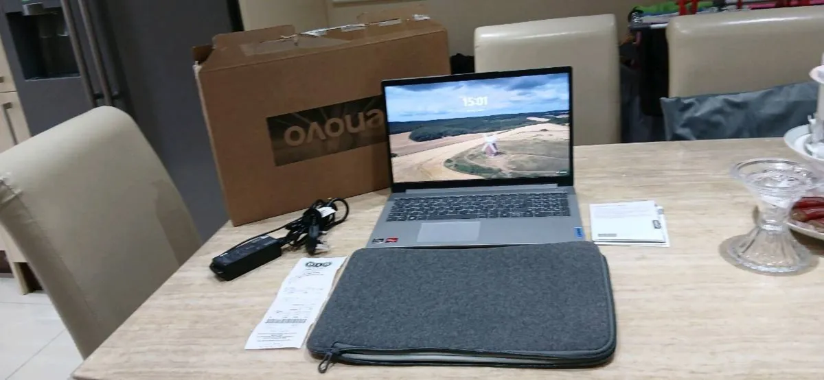 Lenovo Laptop 128gb ssd - Image 1