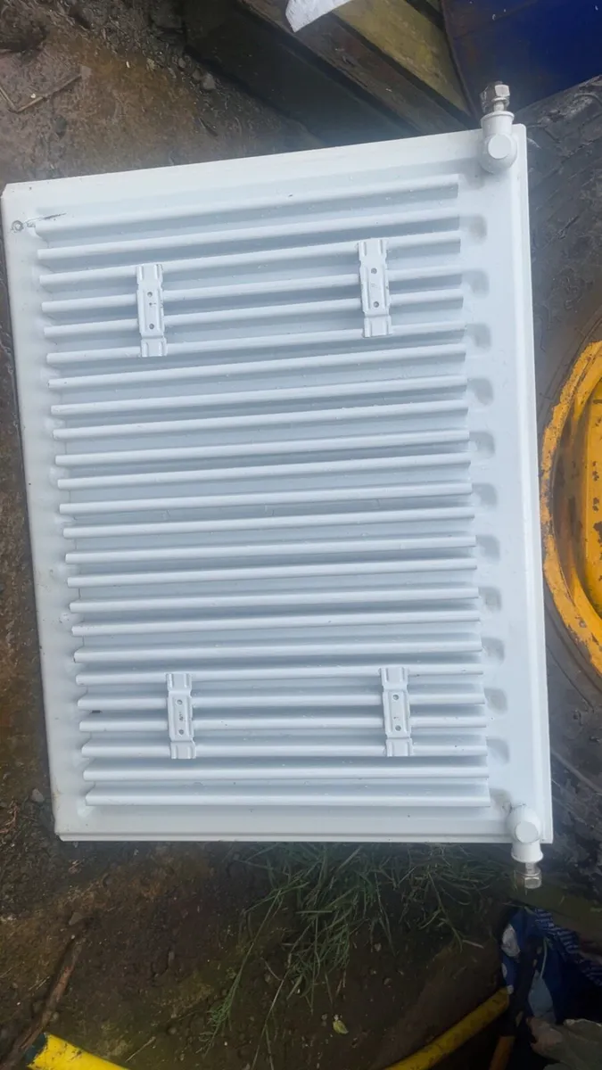 2 Single Radiators - Image 3