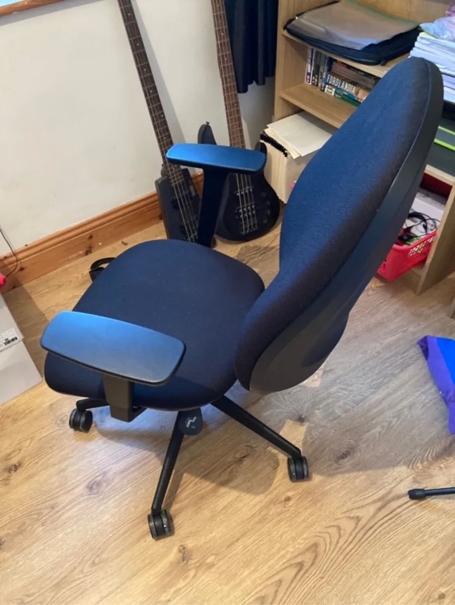 Office chair - Image 2