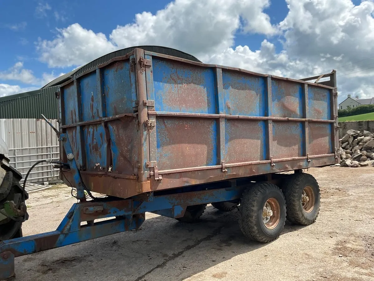 Grain trailer - Image 1