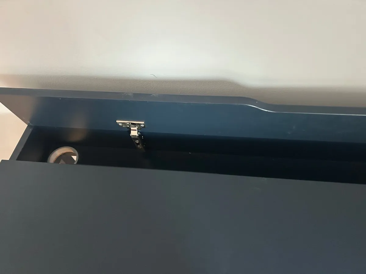 Desk - Image 2