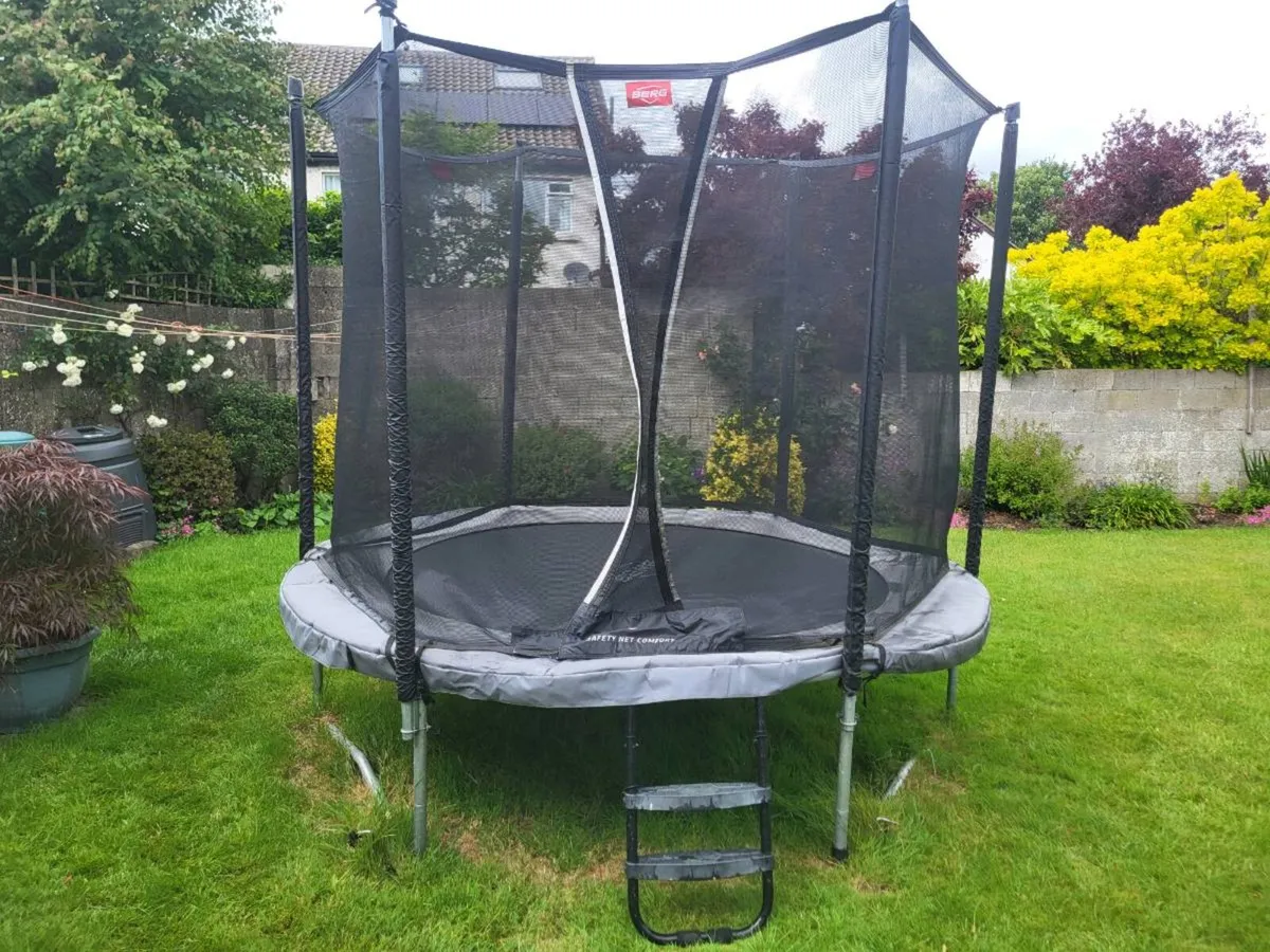 Berg 9ft trampoline - Image 4
