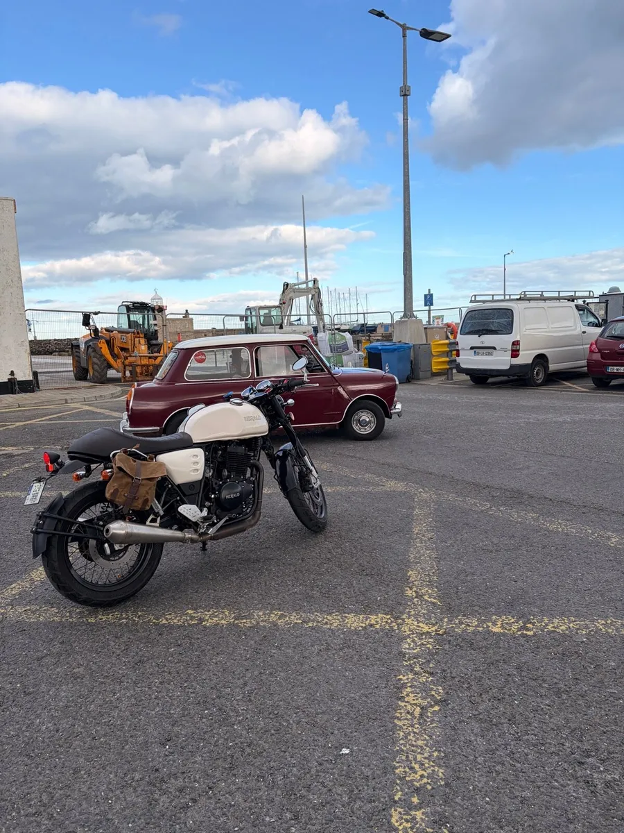 Herald Cafe 400cc cafe racer - Image 4