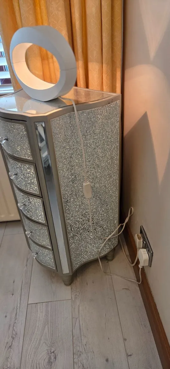 Chest of drawers - Image 2