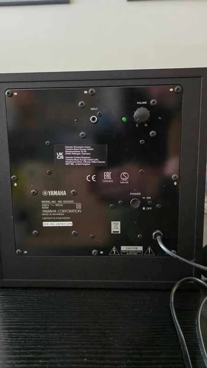 Yamaha 5.1 Home Cinema Surround Sound System + Stands & Cables - Image 4