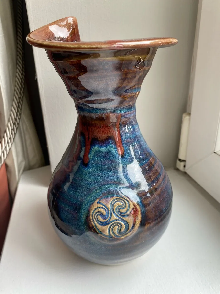 Irish handmade pottery vase by Colm De Ris - Image 1