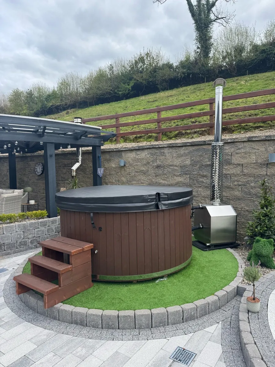 Hot tub - Image 1