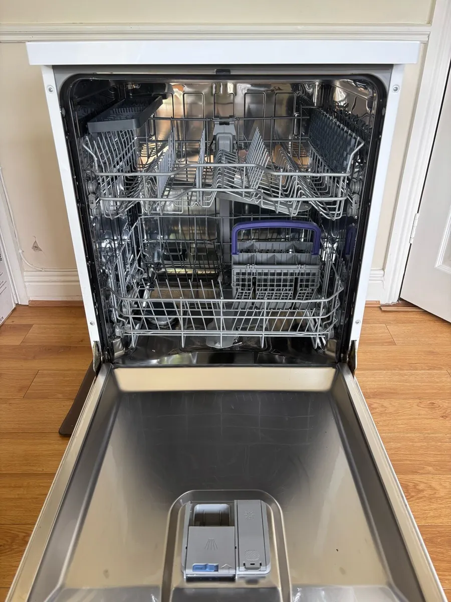 Dishwasher - Image 2