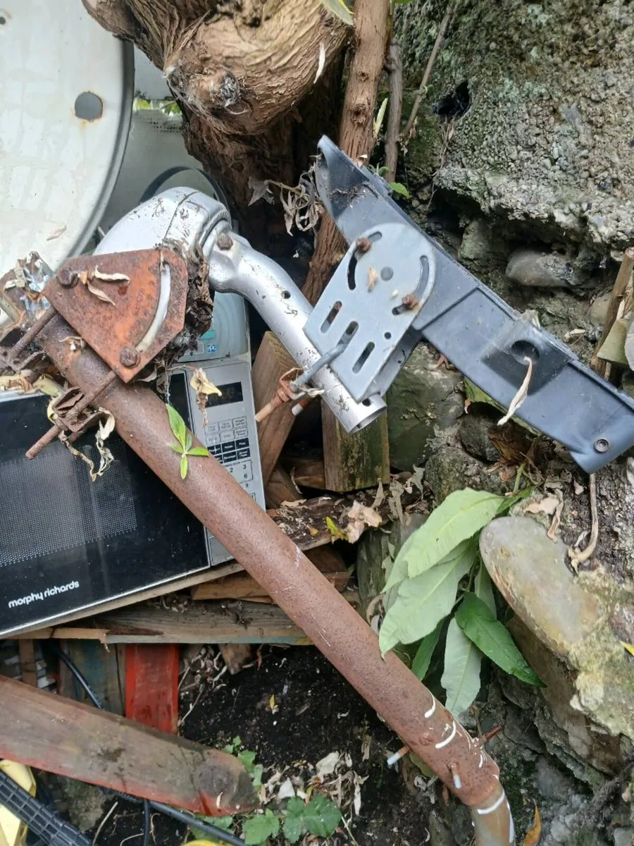 Satellite dish - Image 4