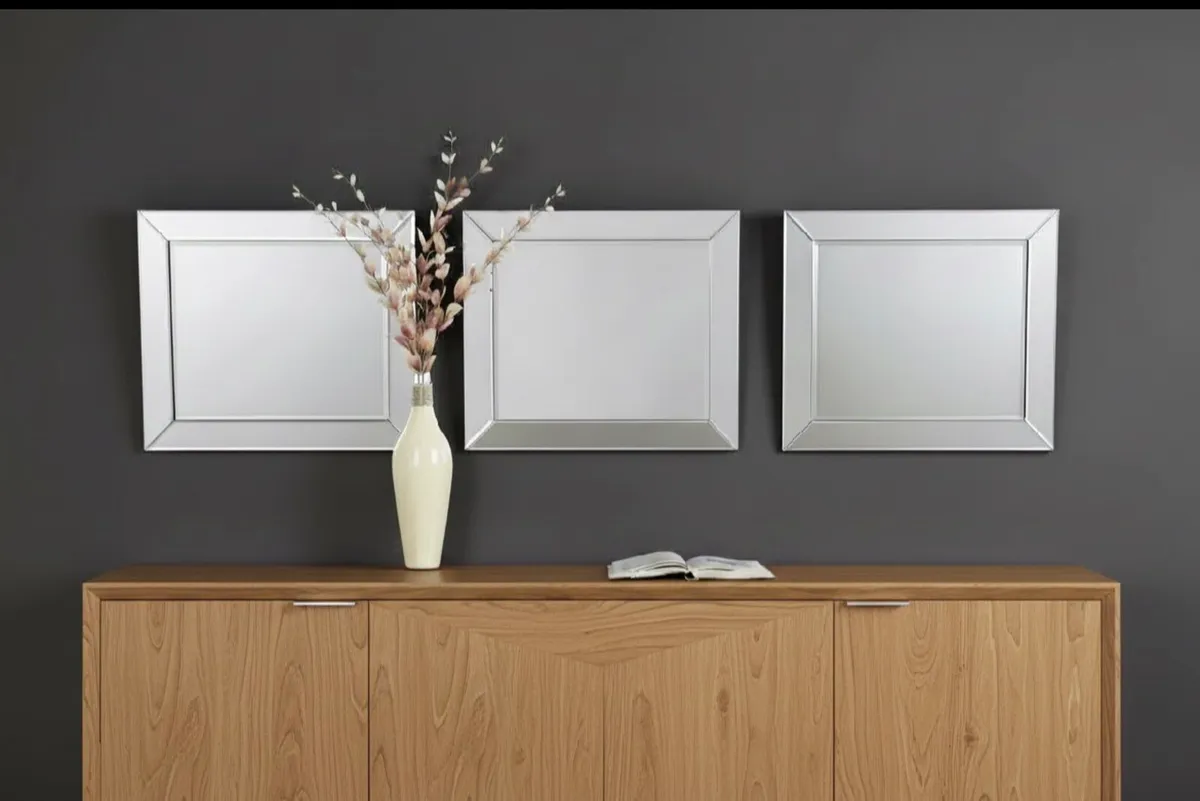Mirror brand new for quick sale in outlet store - Image 1