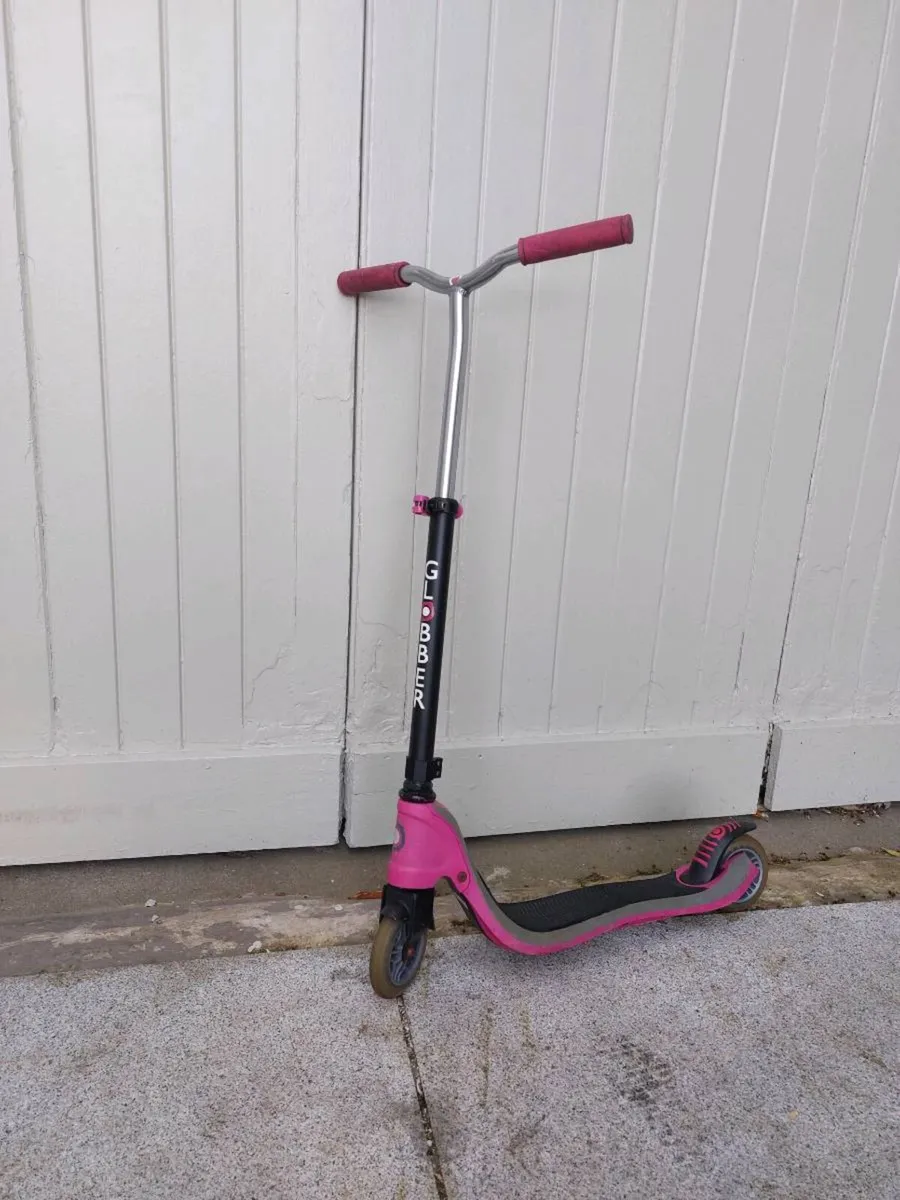 Globber Flow 125 scooter