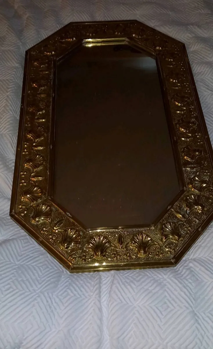 Vintage brass framed mirror - Image 1
