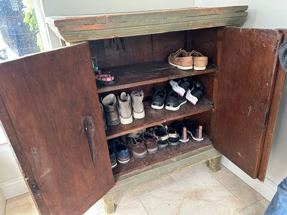 Rustic cupboard - Image 2