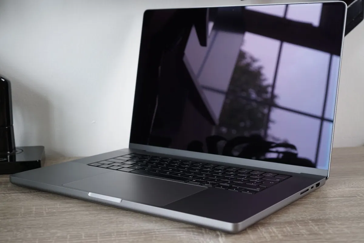 MacBook Pro 16" 2021 M1 Pro | 16GB | 512GB | 100% - Image 4
