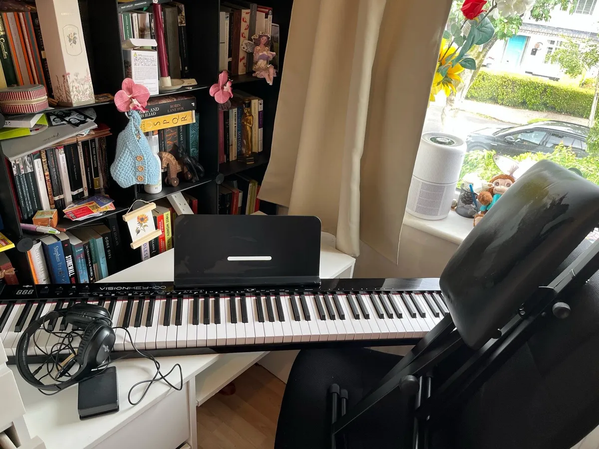 VisionKey-100 Keyboard and Accessories - Image 2