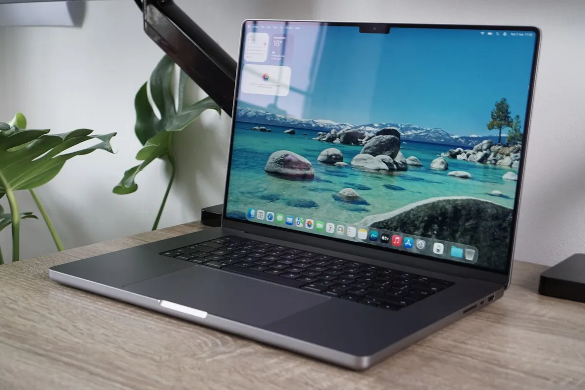 MacBook Pro 16" 2021 M1 Pro | 16GB | 512GB | 95% - Image 1