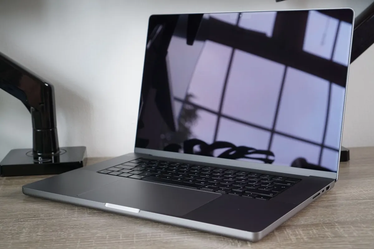 MacBook Pro 16" 2021 M1 Pro | 16GB | 512GB | 95% - Image 4