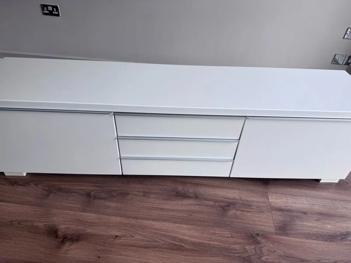 TV stand - Image 2