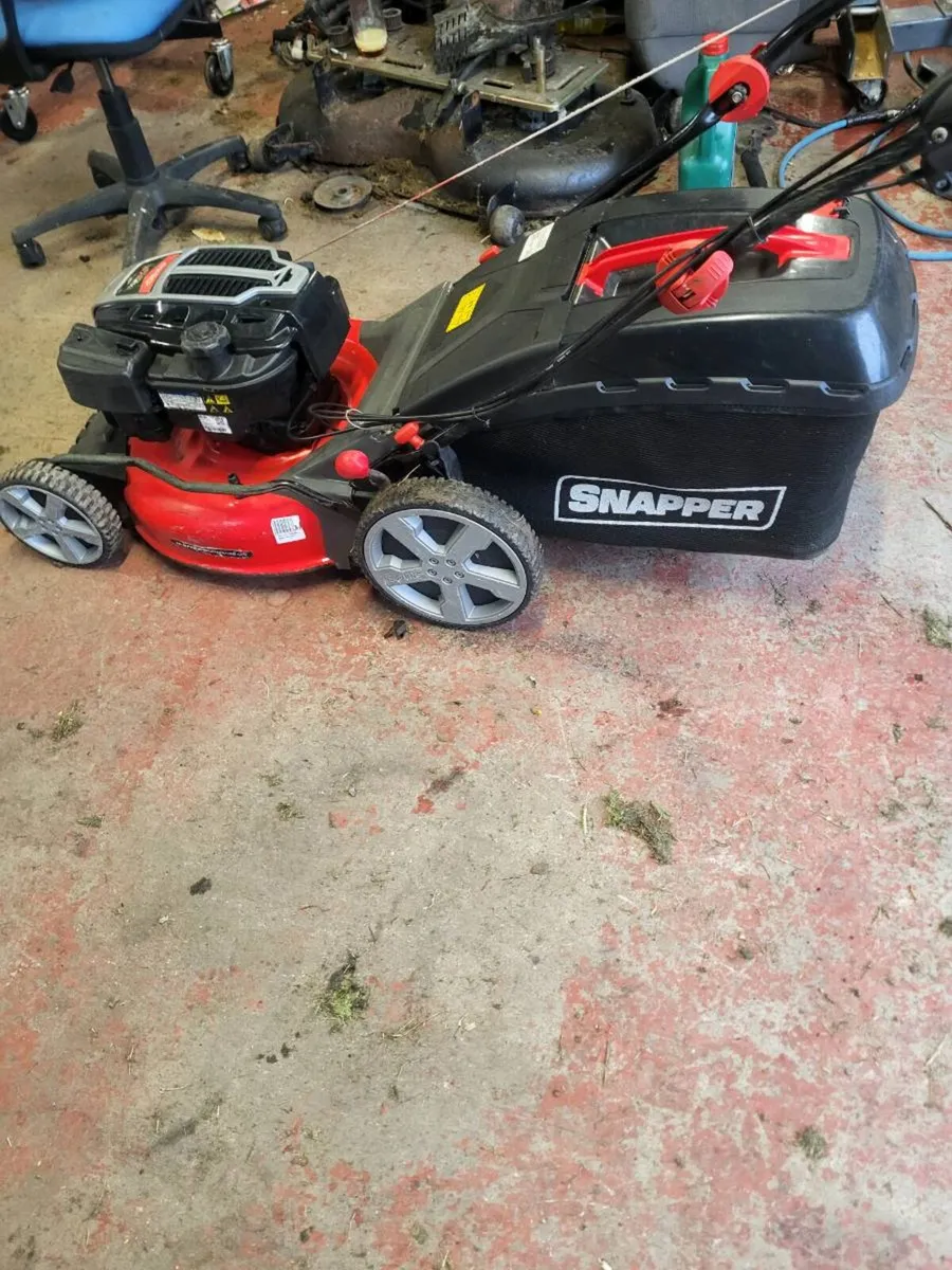 Self drive mower - Image 4