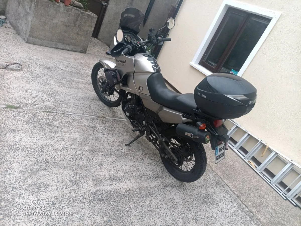2005 Kawasaki KLE 500 - Image 2