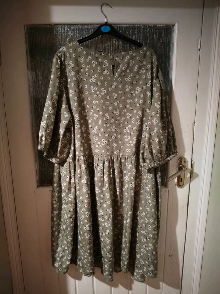 New look Curves, Sage green Floral dress.
Size 26. - Image 2