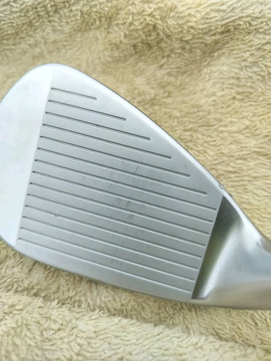 Titleist T200 48deg gap wedge new - Image 3