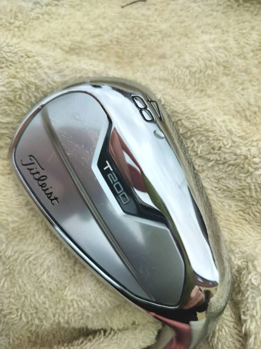 Titleist T200 48deg gap wedge new - Image 1