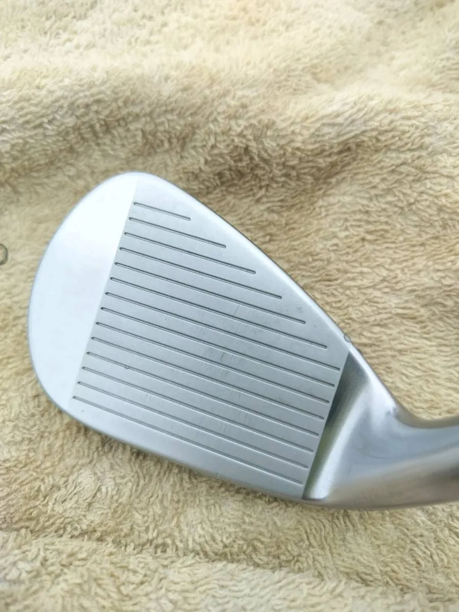 Titleist T200 48deg gap wedge new - Image 2