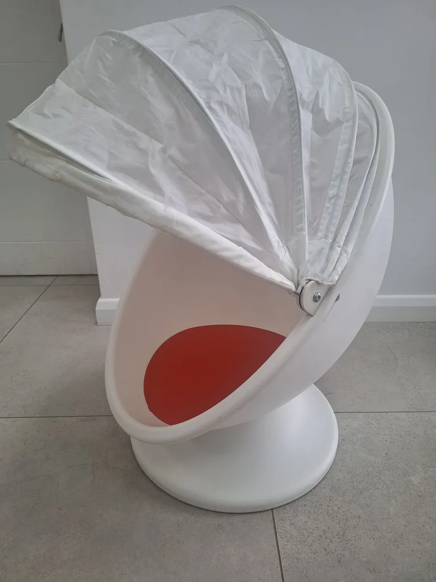 Ikea kids swivel egg chair - Image 2