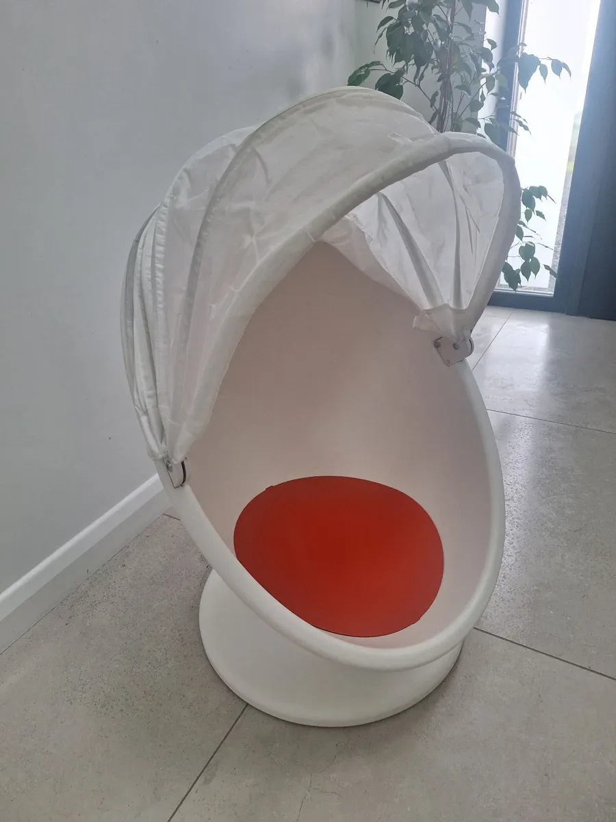 Ikea kids swivel egg chair - Image 3