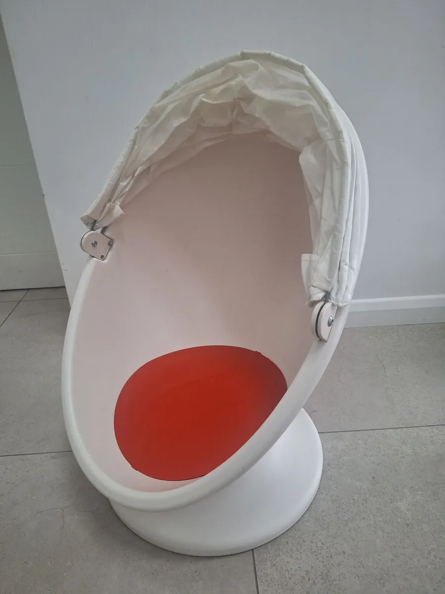 Ikea kids swivel egg chair - Image 4