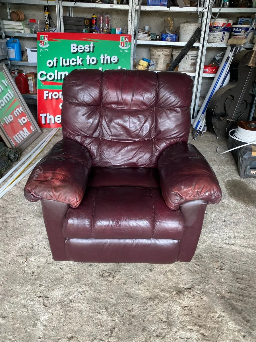 2 Queen Anne Chairs and Leather Recliner Armchair - Image 3