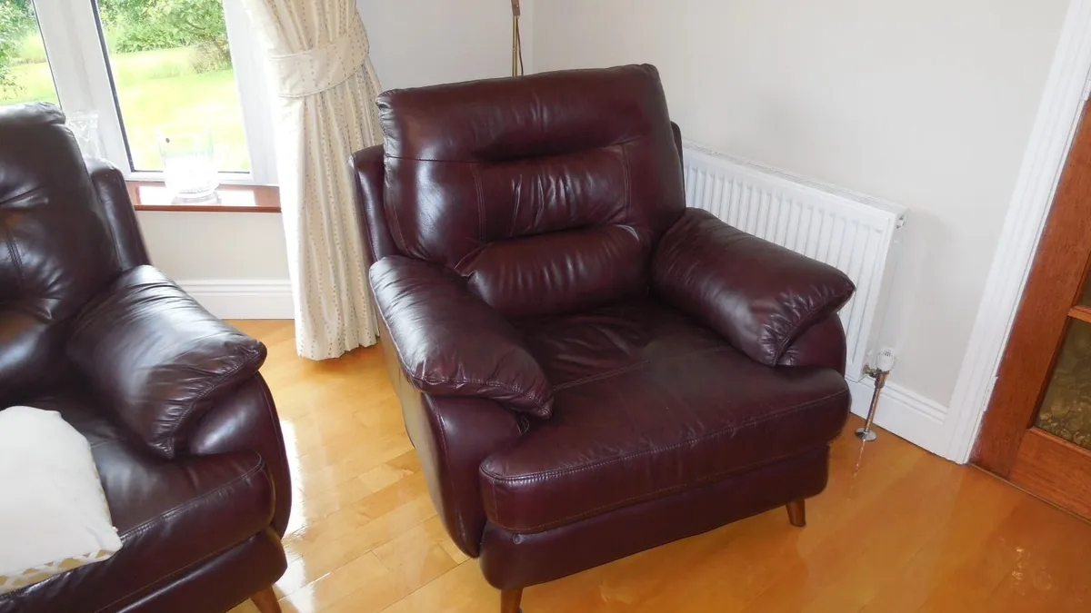 3 Piece Suite - Image 3