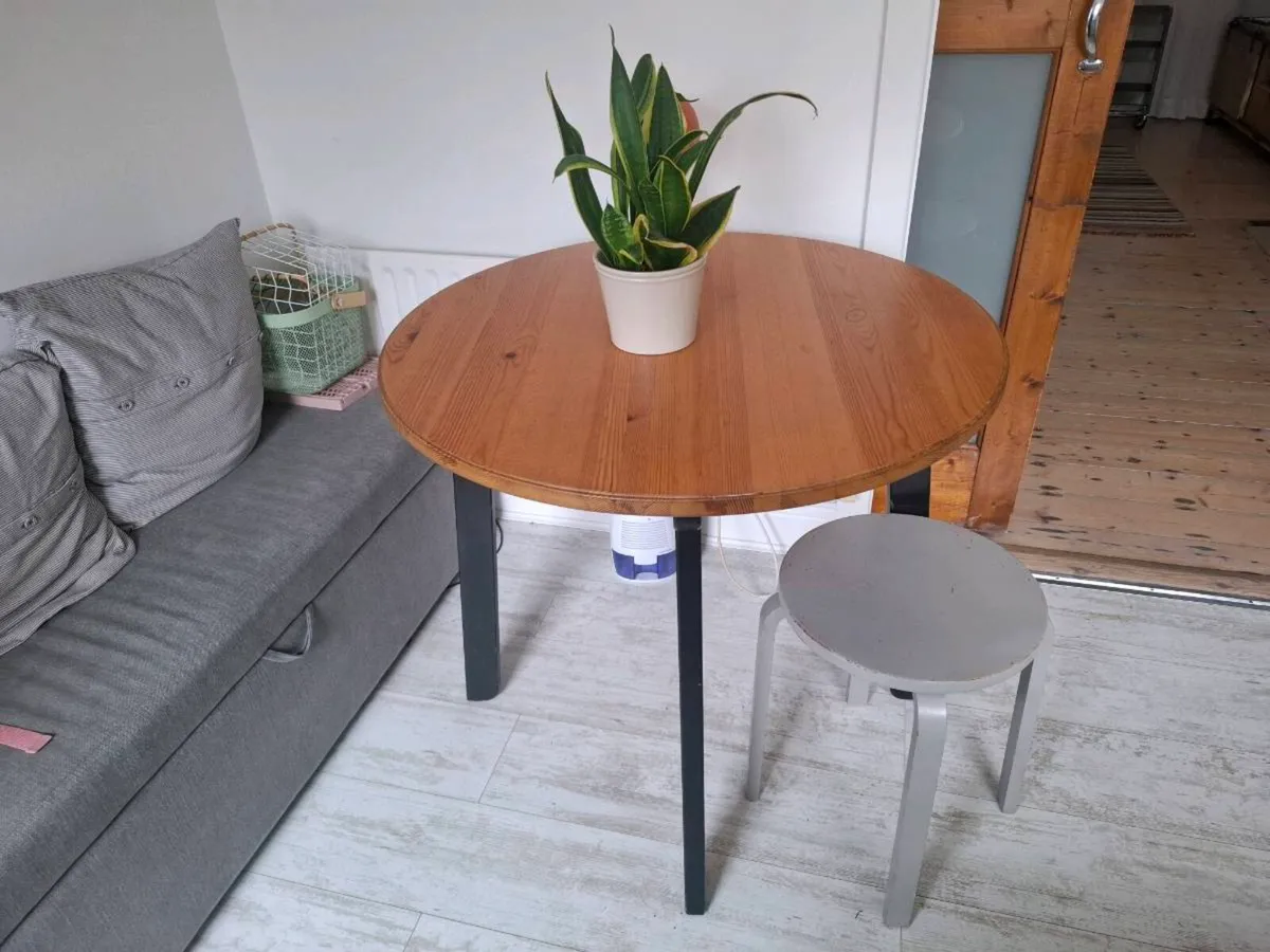 Kitchen table - round - diameter 86cm - Image 2