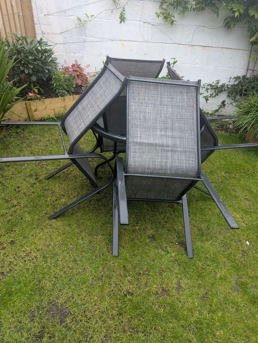 Glass top table and chairs for garden - Image 4