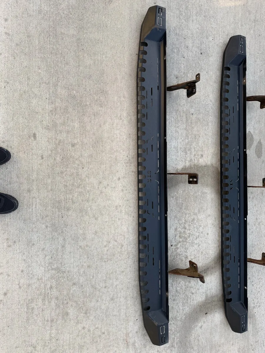 Side steps - Image 3