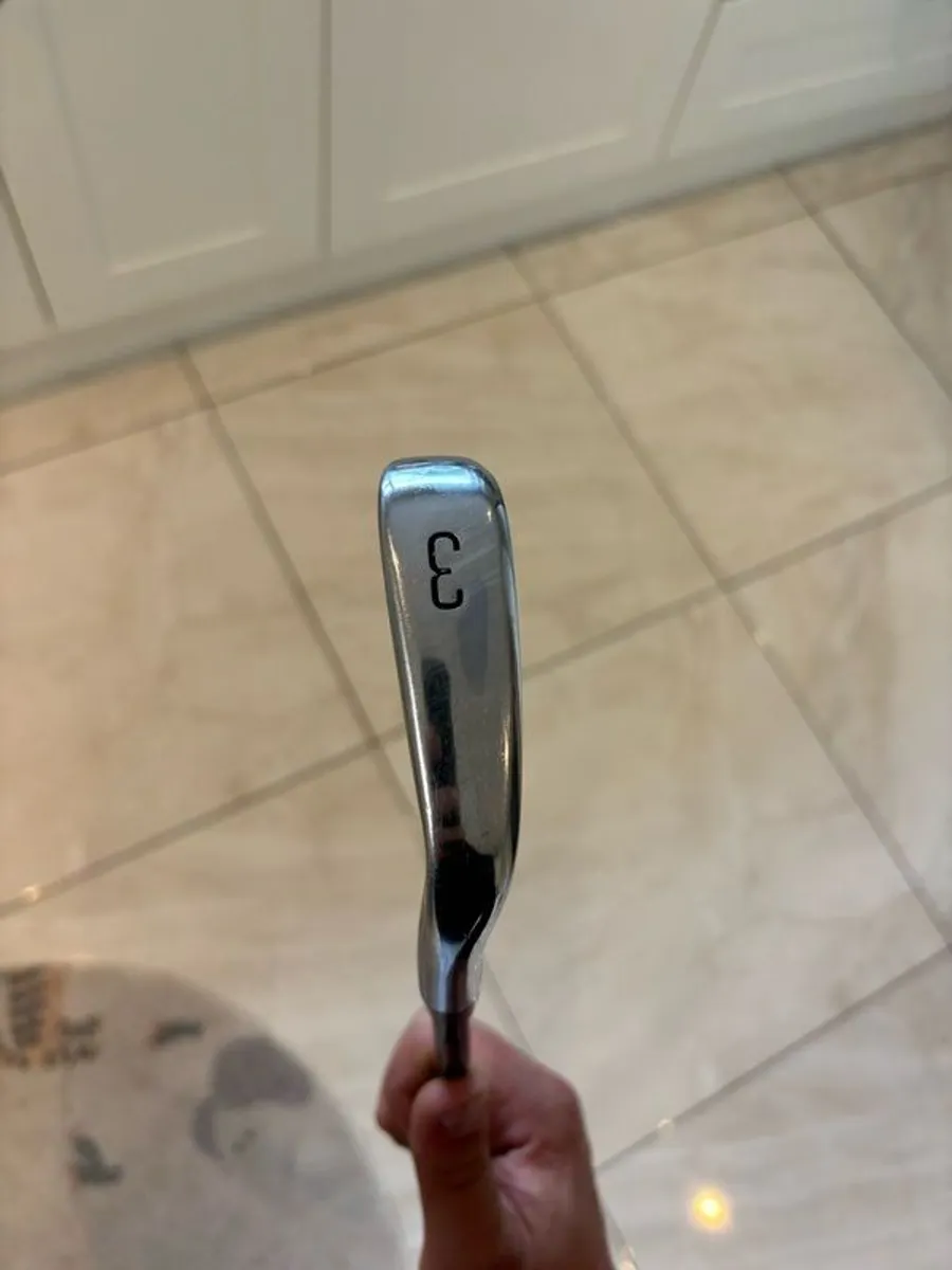 Titleist T200 3 iron with blue velocore - Image 3