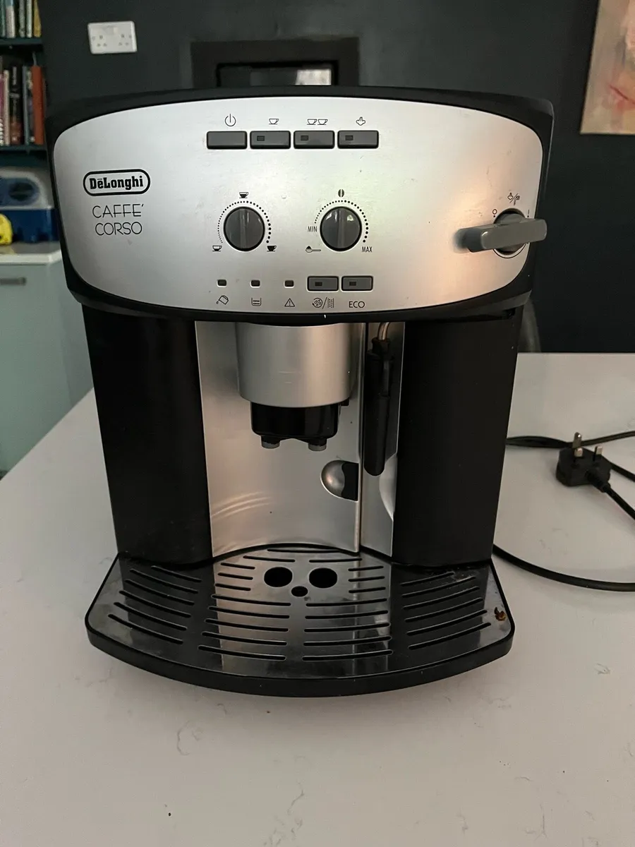 DeLonghi caffe machine - Image 1