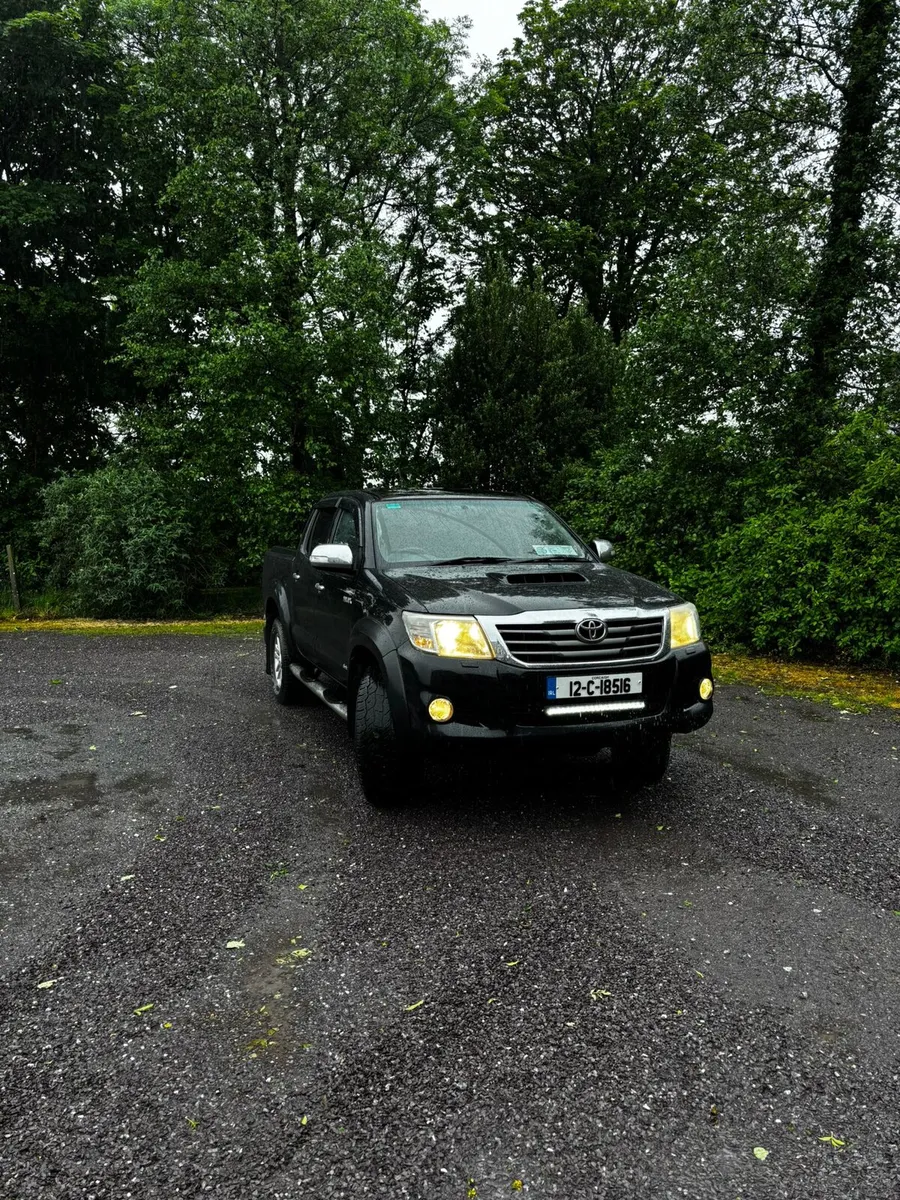 Toyota Hilux 3.0 Invincible Manual - Image 1