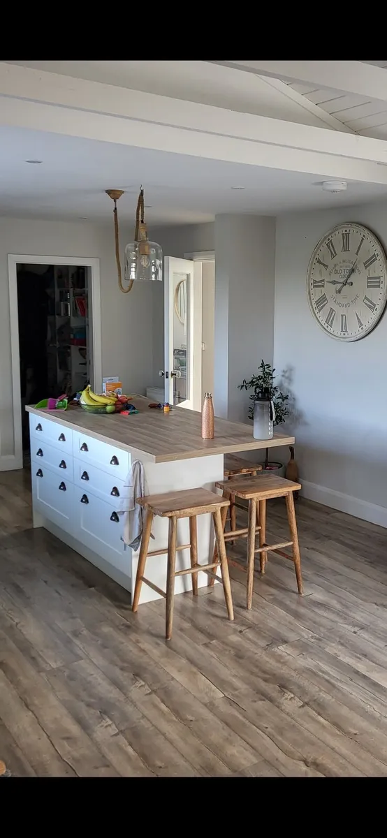 Kitchen island - Image 2